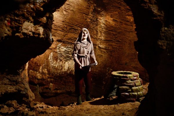 Rekonstrukce penězokazecké dílny v Koněpruských jeskyních